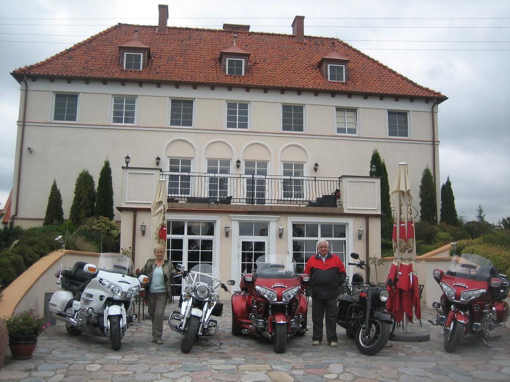 Bed and Breakfast Gosciniec Rycerski Paprotki Exterior foto