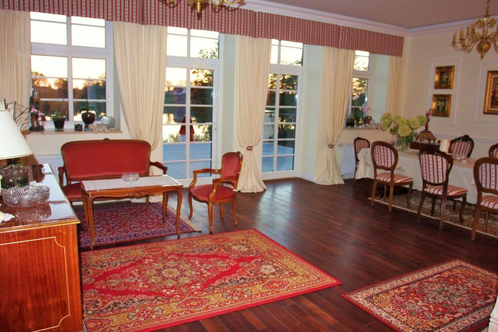 Bed and Breakfast Gosciniec Rycerski Paprotki Exterior foto