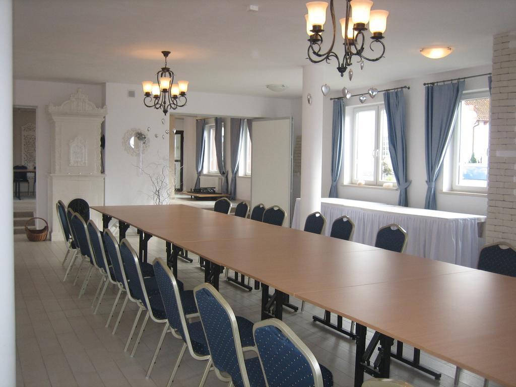Bed and Breakfast Gosciniec Rycerski Paprotki Exterior foto