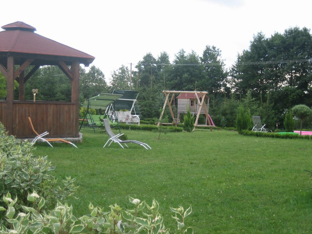 Bed and Breakfast Gosciniec Rycerski Paprotki Exterior foto
